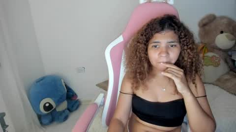 Snapshot of lanarouse1 chatting on 03.10.25 Lana online show from 03.10.25