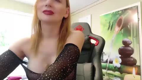 Lana online show from 02.10.25