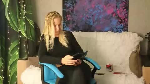 LanaviSmith online show from 12.03.25