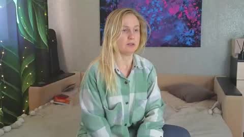 Snapshot of lanavismith chatting on 01.19.26 LanaviSmith online show from 01.19.26