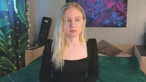 Snapshot of lanavismith chatting on 02.25.26 LanaviSmith online show from 02.25.26