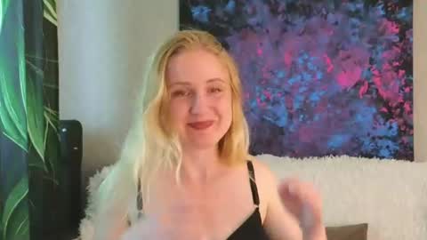 Snapshot of lanavismith chatting on 07.20.26 LanaviSmith online show from 07.20.26