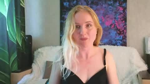 Snapshot of lanavismith chatting on 07.20.26 LanaviSmith online show from 07.20.26