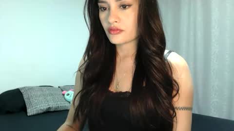 lanawinters1 online show from 04.14.26