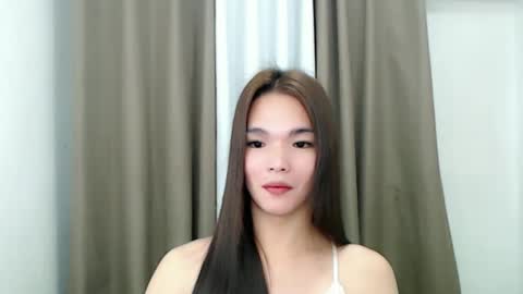lanawyatt_ online show from 02.06.25