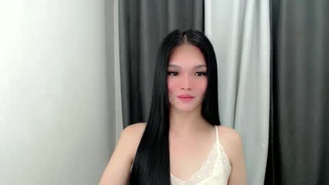 lanawyatt_ online show from 10.15.25