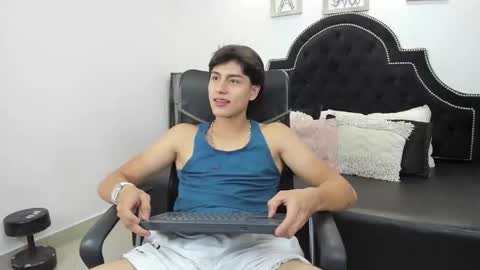 Snapshot of landercruz chatting on 10.10.25 landercruz online show from 10.10.25