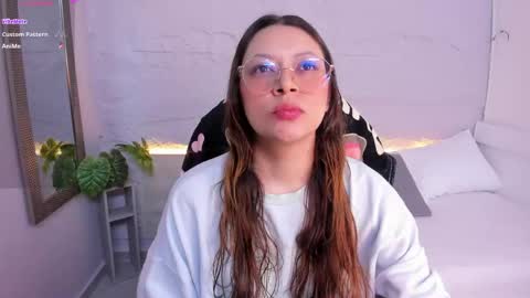 Snapshot of lanna_18_ chatting on 05.18.26 Lanna online show from 05.18.26
