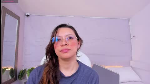 Snapshot of lanna_18_ chatting on 05.27.26 Lanna online show from 05.27.26