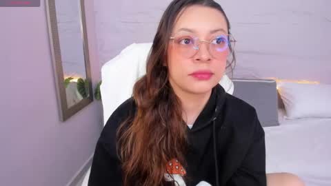 Snapshot of lanna_18_ chatting on 05.28.26 Lanna online show from 05.28.26