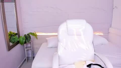 Snapshot of lanna_18_ chatting on 06.12.26 Lanna online show from 06.12.26
