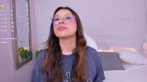 Snapshot of lanna_18_ chatting on 06.25.26 Lanna online show from 06.25.26