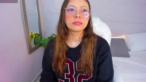 Snapshot of lanna_18_ chatting on 06.26.26 Lanna online show from 06.26.26