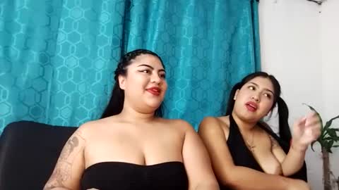 lapeligrosa_ online show from 12.17.25