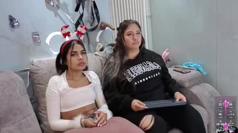 Snapshot of lara_as chatting on 11.28.25 lara_as online show from 11.28.25