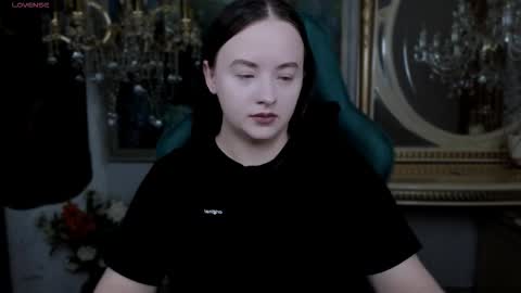 lara_benson_ online show from 11.27.25