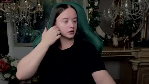 lara_benson_ online show from 12.02.25