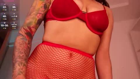 Snapshot of lara_bombshelll chatting on 11.12.25 Lara online show from 11.12.25