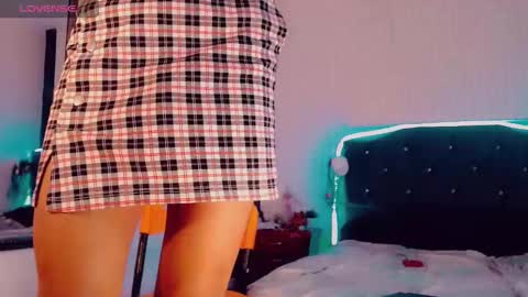 Snapshot of lara_brunette chatting on 12.04.24 Lara Brunette online show from 12.04.24