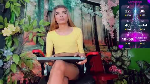 Snapshot of lara_brunette chatting on 12.06.24 Lara Brunette online show from 12.06.24