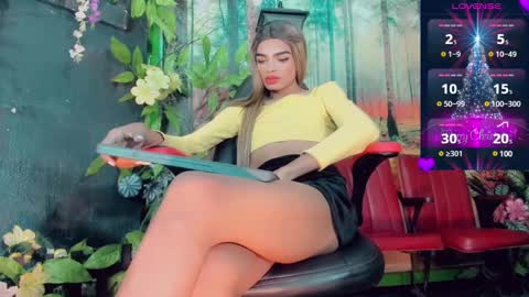 Snapshot of lara_brunette chatting on 12.06.24 Lara Brunette online show from 12.06.24