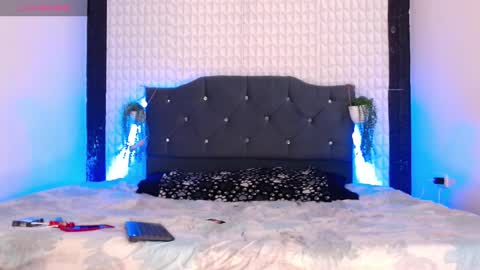 Snapshot of lara_brunette chatting on 01.08.25 Lara Brunette online show from 01.08.25