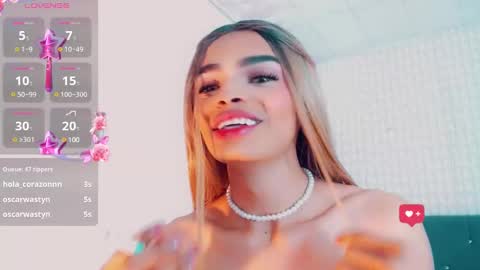 Snapshot of lara_brunette chatting on 01.28.25 Lara Brunette online show from 01.28.25