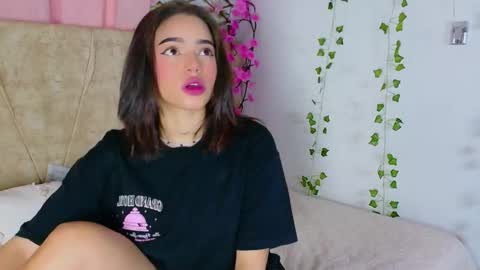 Snapshot of lara_gil_ chatting on 02.26.26 Lara Gill online show from 02.26.26