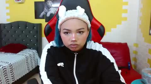 Lara online show from 10.22.25