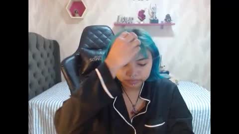 Lara online show from 10.26.25