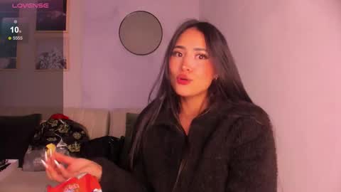 Lara Madisson online show from 11.17.25