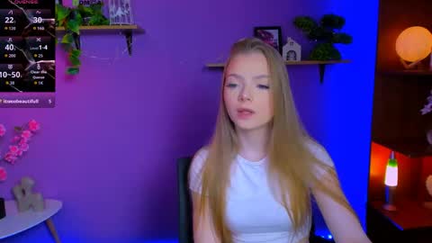 Snapshot of lara_moon1 chatting on 05.20.26 your dream online show from 05.20.26