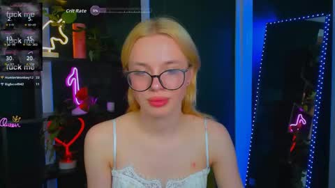 Snapshot of lara_moon1 chatting on 05.21.26 your dream online show from 05.21.26