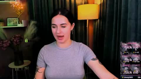 Snapshot of lara_moon1 chatting on 05.22.26 your dream online show from 05.22.26