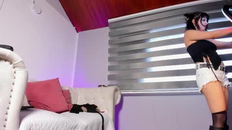 Snapshot of lara_reynolds_ chatting on 02.26.26 lara_reynolds_ online show from 02.26.26