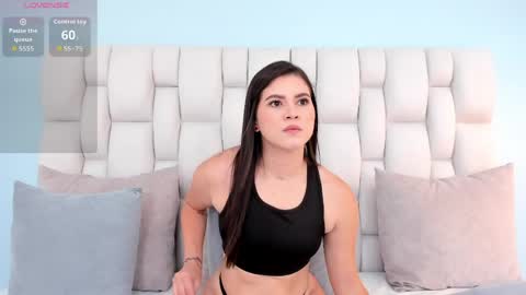 Lara Sweet online show from 03.31.26