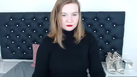 LaraFlirt online show from 02.12.25