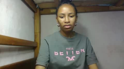 Snapshot of larah98 chatting on 02.17.26 larah98 online show from 02.17.26