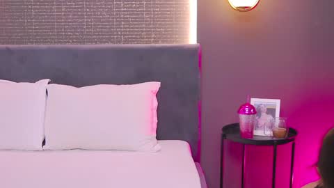 LaraKent online show from 01.25.25