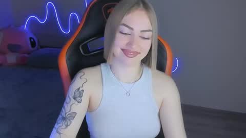 LaraKrein lk online show from 11.28.25