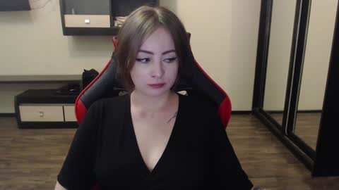 Snapshot of laralianna chatting on 01.05.25 Laralianna online show from 01.05.25