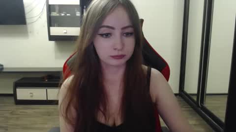 Snapshot of laralianna chatting on 02.18.25 Laralianna online show from 02.18.25