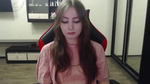 Snapshot of laralianna chatting on 02.22.25 Laralianna online show from 02.22.25