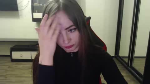 Snapshot of laralianna chatting on 02.28.25 Laralianna online show from 02.28.25