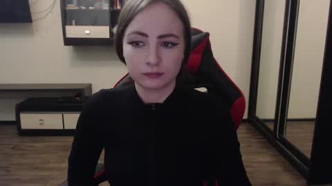 Snapshot of laralianna chatting on 03.02.25 Laralianna online show from 03.02.25