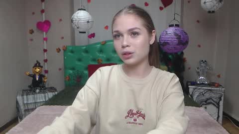 LaraPika online show from 11.04.25