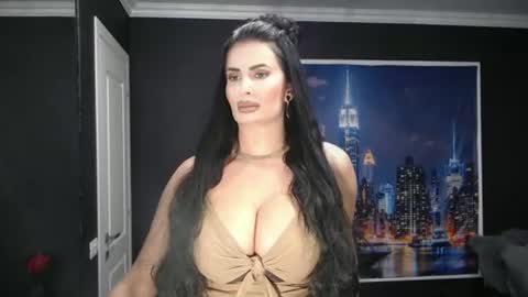 Snapshot of laras_moans chatting on 06.25.26 laras_moans online show from 06.25.26