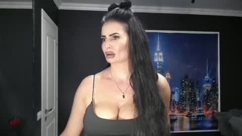 Snapshot of laras_moans chatting on 06.26.26 laras_moans online show from 06.26.26