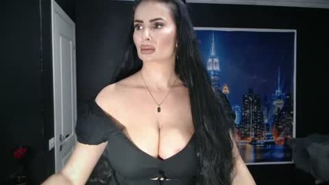 Snapshot of laras_moans chatting on 06.28.26 laras_moans online show from 06.28.26