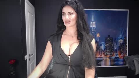 Snapshot of laras_moans chatting on 07.15.26 laras_moans online show from 07.15.26